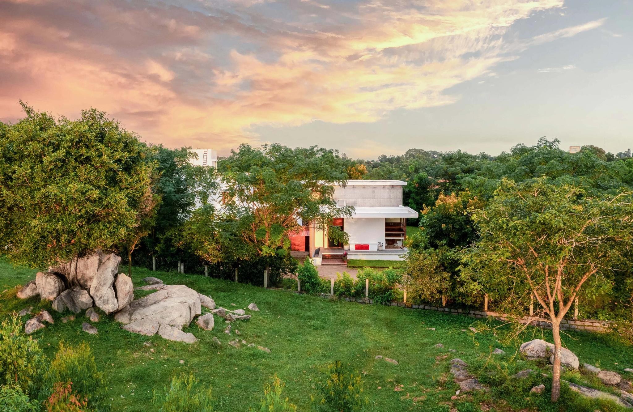 AMA STAYS & TRAILS FOREST HOME